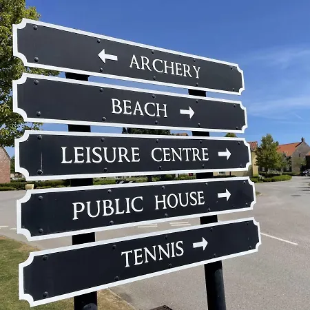 Meadow View - Part Of The The Bay Village With Pool, Gym And Direct Access, Pub, Restaurant, Tennis And Meadows Walks Filey