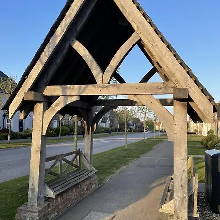Meadow View - Part Of The The Bay Village With Pool, Gym And Direct Access, Pub, Restaurant, Tennis And Meadows Walks * 파일리