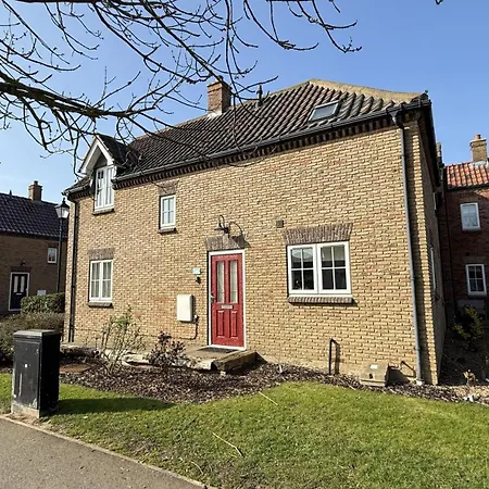 Meadow View - Part Of The The Bay Village With Pool, Gym And Direct Access, Pub, Restaurant, Tennis And Meadows Walks Holiday home *