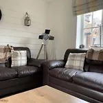Meadow View - Part Of The The Bay Village With Pool, Gym And Direct Access, Pub, Restaurant, Tennis And Meadows Walks Nyaraló