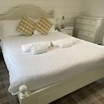 Meadow View - Part Of The The Bay Village With Pool, Gym And Direct Access, Pub, Restaurant, Tennis And Meadows Walks