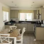 Meadow View - Part Of The The Bay Village With Pool, Gym And Direct Access, Pub, Restaurant, Tennis And Meadows Walks Nyaraló Filey