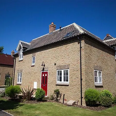 Meadow View - Part Of The The Bay Village With Pool, Gym And Direct Access, Pub, Restaurant, Tennis And Meadows Walks *