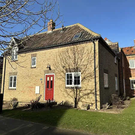 Meadow View - Part Of The The Bay Village With Pool, Gym And Direct Access, Pub, Restaurant, Tennis And Meadows Walks Filey